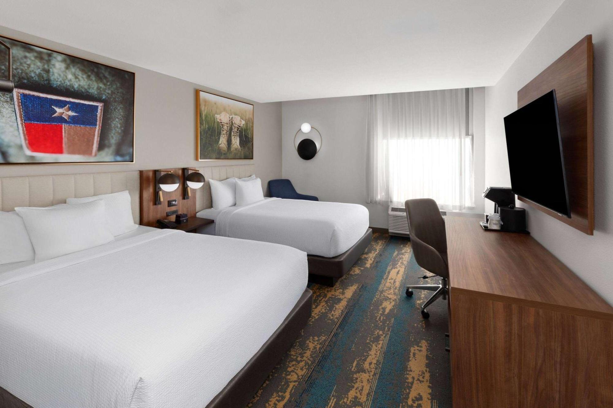 La Quinta Inn & Suites By Wyndham San Antonio At The Rim Exterior foto